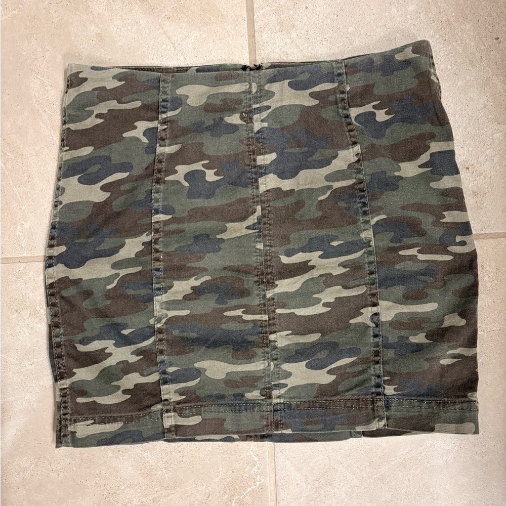 Free People Size 4 Modern Femme Camouflage Camo Mini Skirt Y2K Grunge Hip Hop